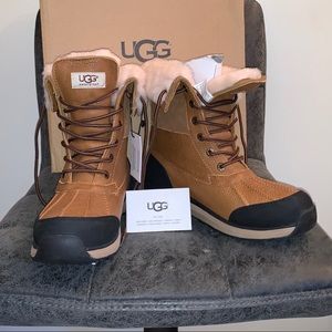 NWT Ugg Adirondack III 3 Boots